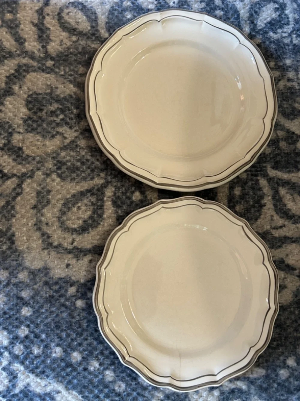 Gien Filets Taupe (1) dinner and (1) salad plate. Dishwasher safe. Read details